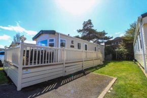 Brilliant 8 Berth Caravan Near Walton-On-The-Naze In Essex - 17023Nm